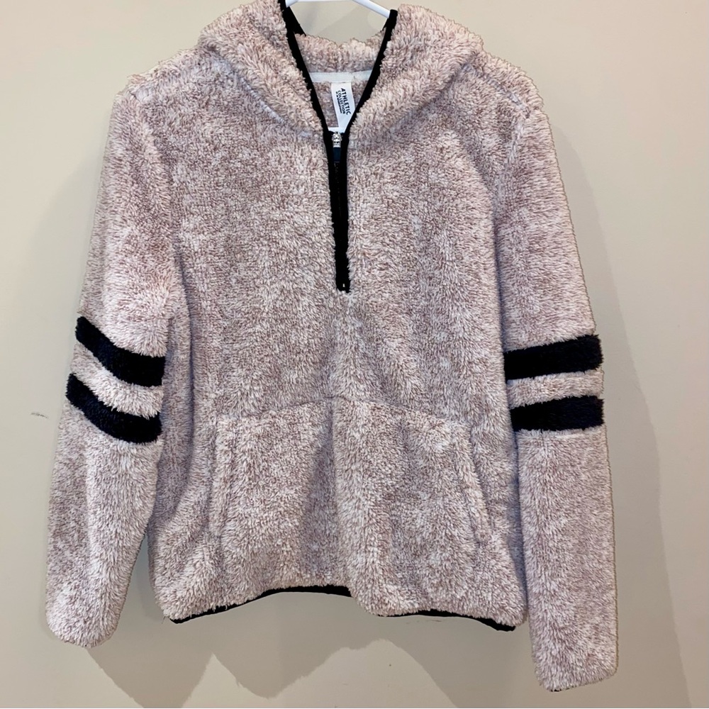 Women’s Athletic Collection by 26 International Quarter Zip Sweater Size Medium